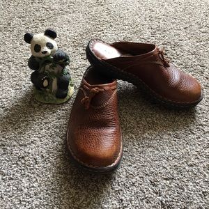 Like-new Born Handcrafted in Mexico Leather Mules